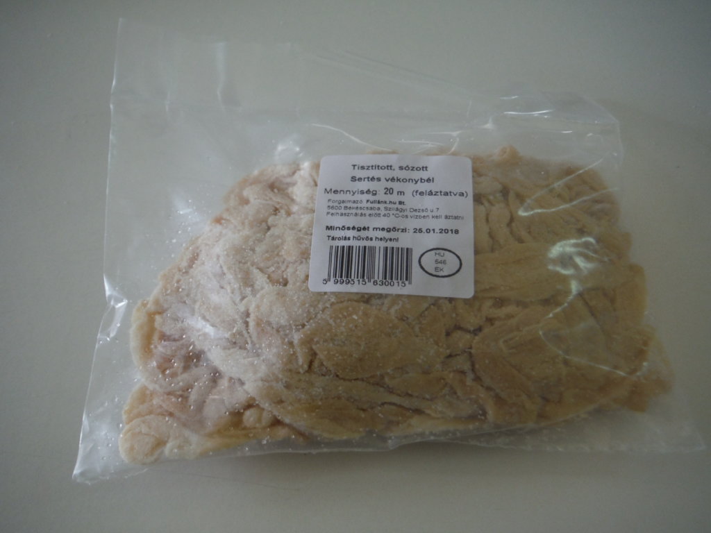 Fűszerpaprika örlemények, böllérbolt, disznóvágás kellékei