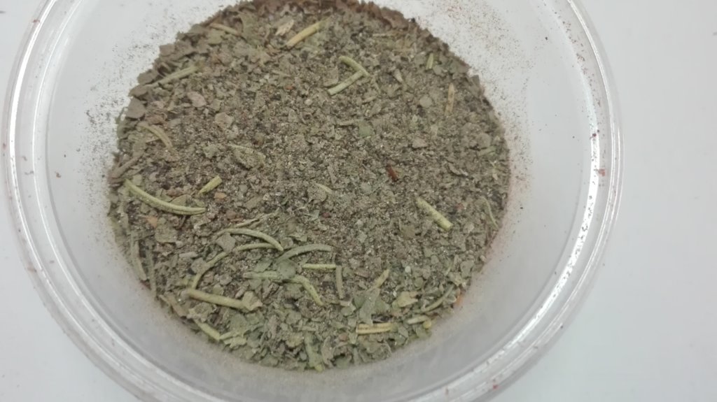 Fűszerpaprika örlemények, böllérbolt, disznóvágás kellékei