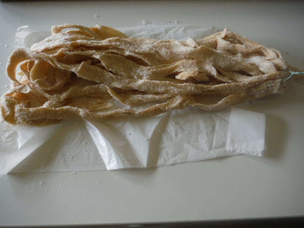 Fűszerpaprika örlemények, böllérbolt, disznóvágás kellékei