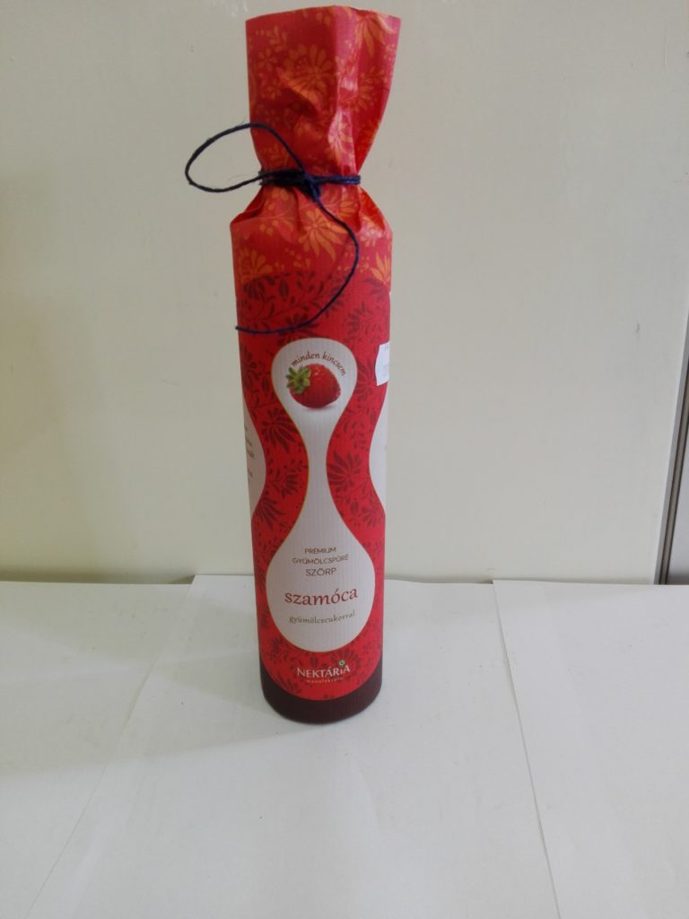 Fűszerpaprika örlemények, böllérbolt, disznóvágás kellékei