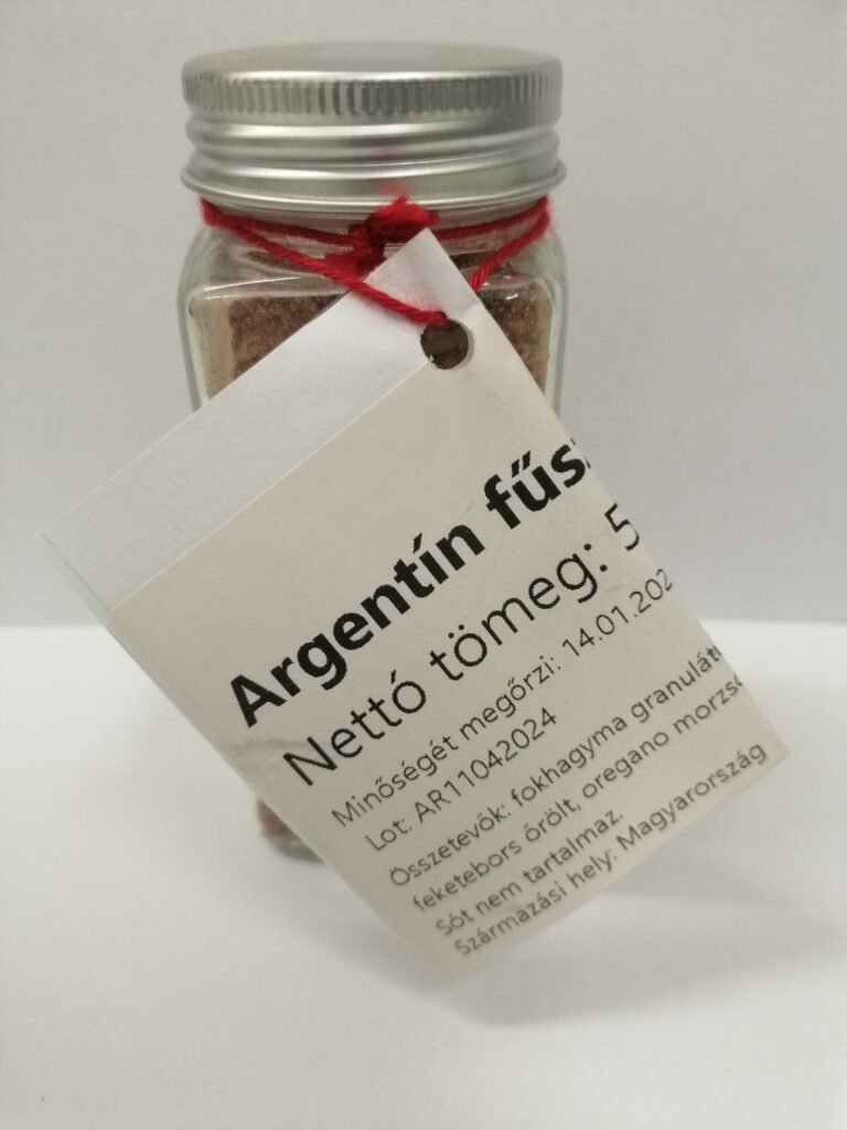 Fűszerpaprika örlemények, böllérbolt, disznóvágás kellékei